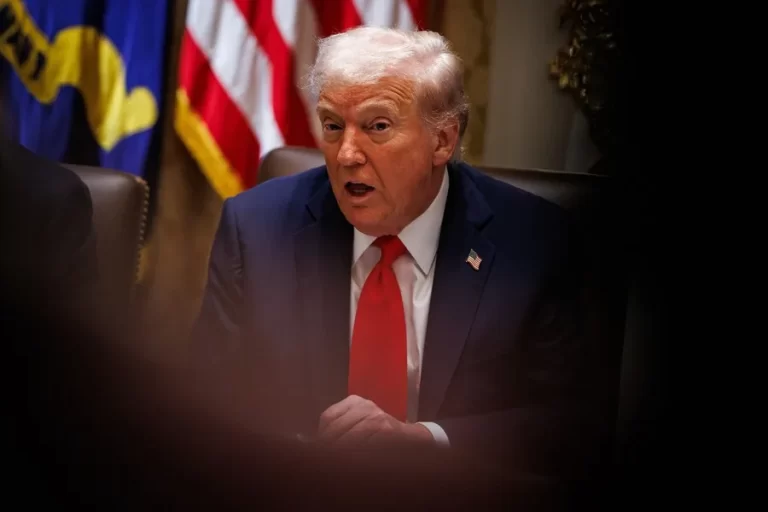 Trump evalúa advertir a Putin sobre el suministro de misiles a Ucrania si no se detiene la guerra