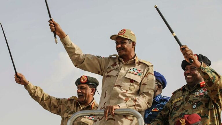Civiles escapan de la violencia en El Fasher, mientras la crisis en Darfur del Norte se intensifica