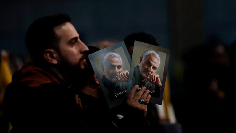 Cuando el 'gato mágico' de Irán reveló su verdadera identidad y sorprendió a todos