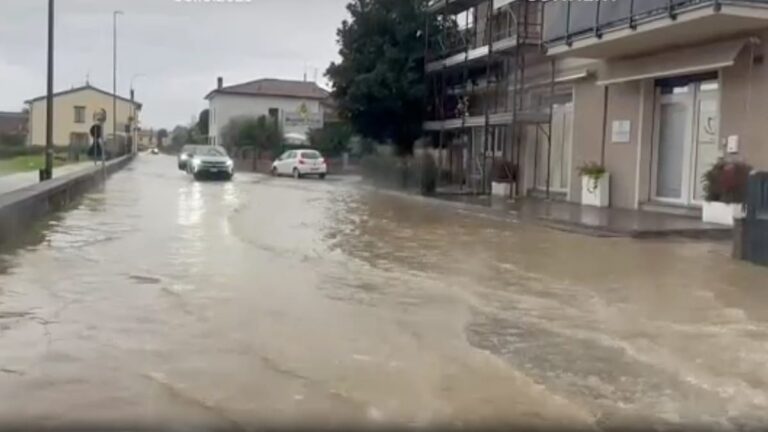 Intensas lluvias provocan inundaciones en distintas áreas de la Toscana, afectando a varias