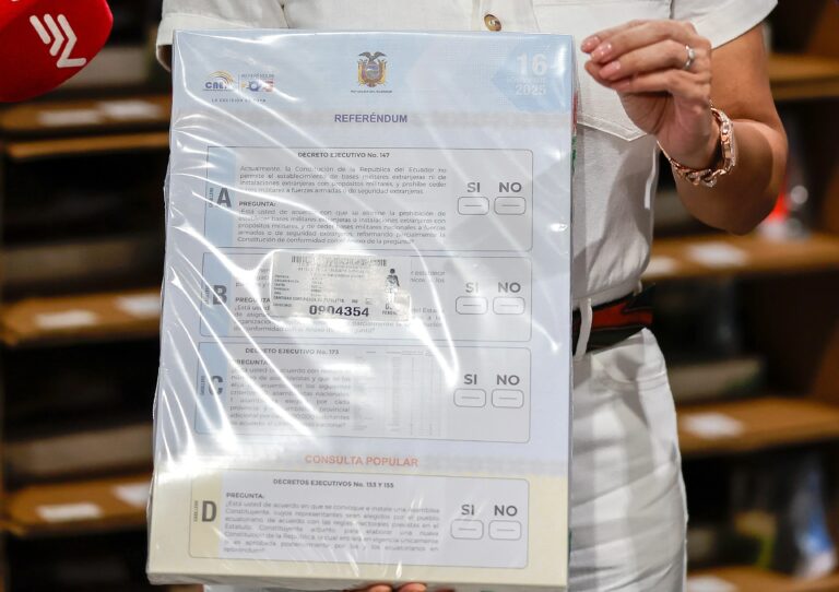 Las cuatro consultas en el referéndum de Ecuador, según EFE, buscan abordar temas clave para el