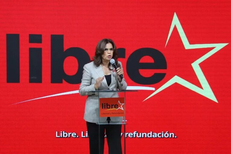 La candidata presidencial oficialista denuncia injerencia de Trump en los comicios de Honduras