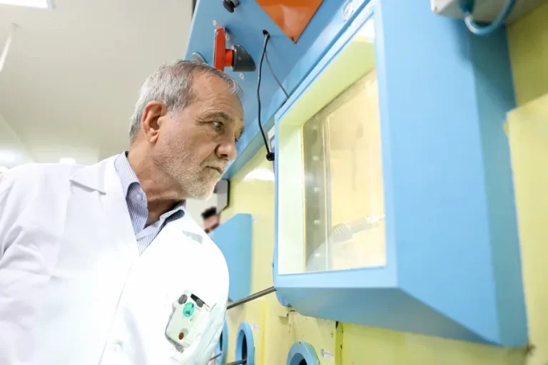 Irán anuncia la intención de reconstruir sus instalaciones nucleares con mayor capacidad