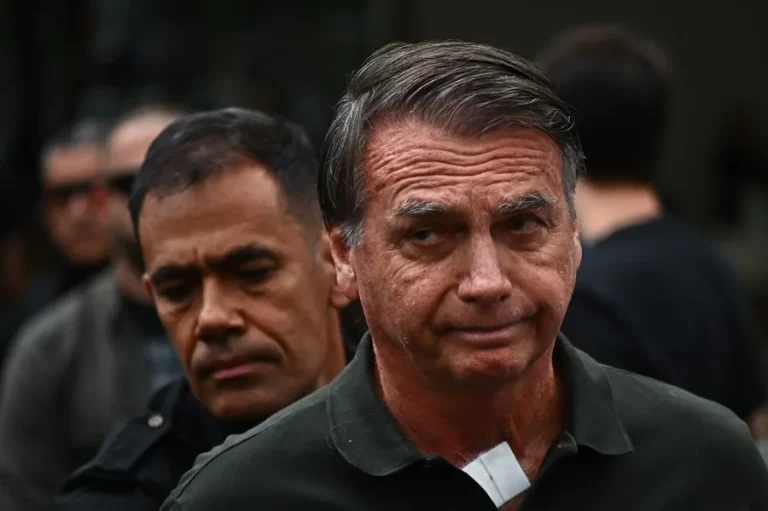 La policía de Brasil arresta de forma preventiva a Jair Bolsonaro