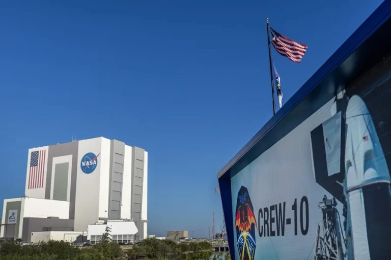 Trump propone nuevamente a un piloto y empresario relacionado con Musk para liderar la NASA