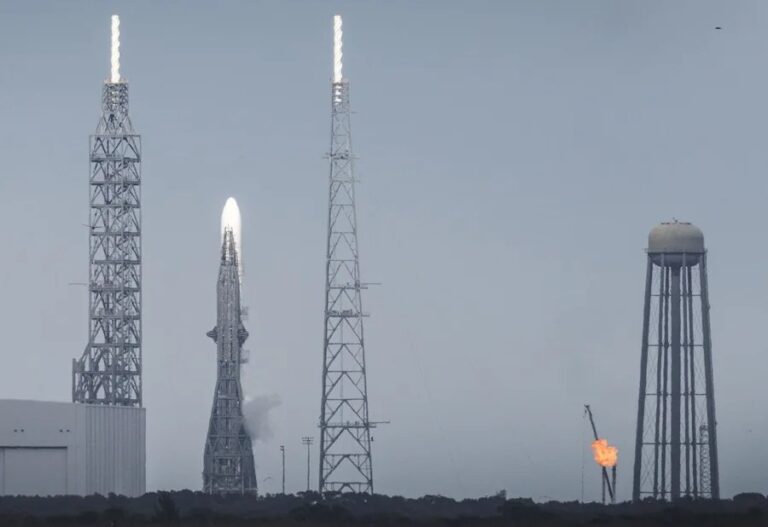 Blue Origin anuncia planes para desarrollar su cohete más potente y acercarse a SpaceX