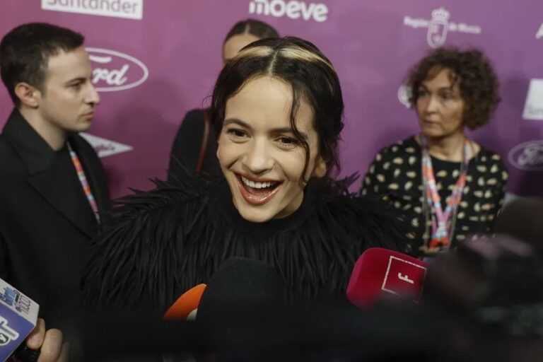 Rosalía y la nueva generación de mujeres que triunfan vendiendo su música, no solo su cuerpo