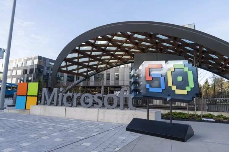 Fotografía del logo de Microsoft.
