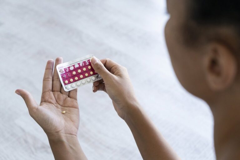 Anticonceptivos y su relación con el cáncer de mama: lo que se conoce sobre el riesgo asociado