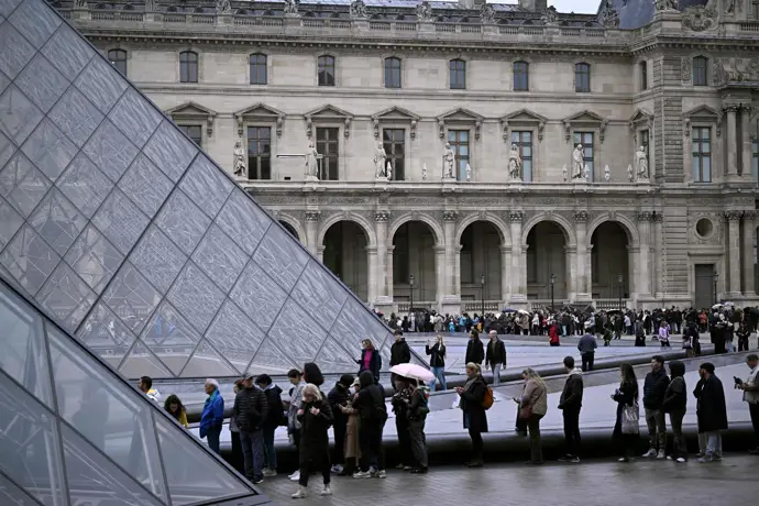 El Museo del Louvre incorporará nuevos sistemas de seguridad contra robos antes de que finalice el