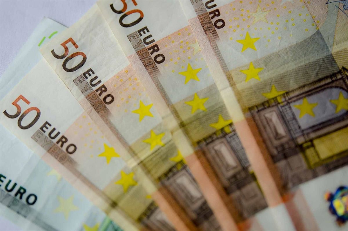 El salario medio en España apenas supera en un 3% al SMI, según el Instituto Juan de Mariana