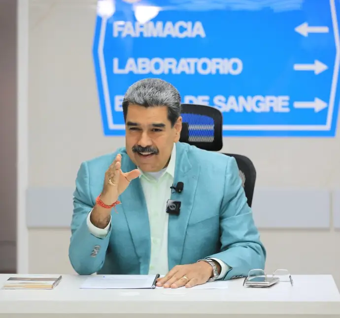 Maduro llama a enfrentar la "guerra psicológica" de EEUU y pregunta: "¿cómo se dice imbécil en