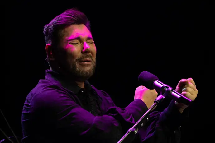 Miguel Poveda lanza 'El árbol de la alegría', un disco navideño que va más allá de los