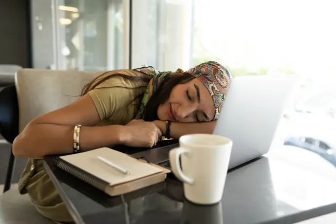 Café antes de la siesta: ¿una técnica efectiva para aumentar energía y concentración?