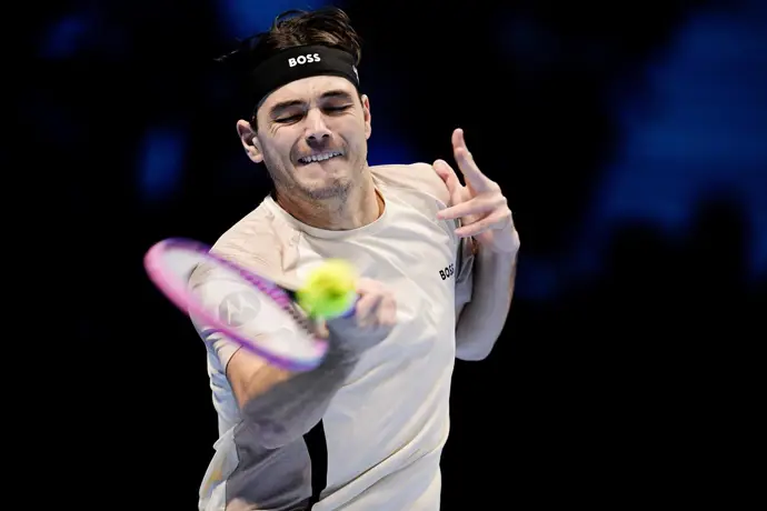 Fritz se posiciona como opción a Alcaraz mientras Sinner arranca sólido en las Finales de la ATP