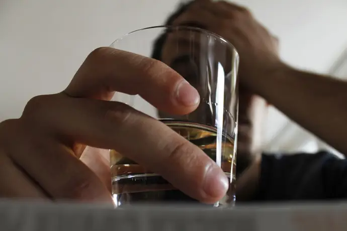 Investigadores españoles hallan un nuevo compuesto que mitiga la adicción al alcohol sin efectos