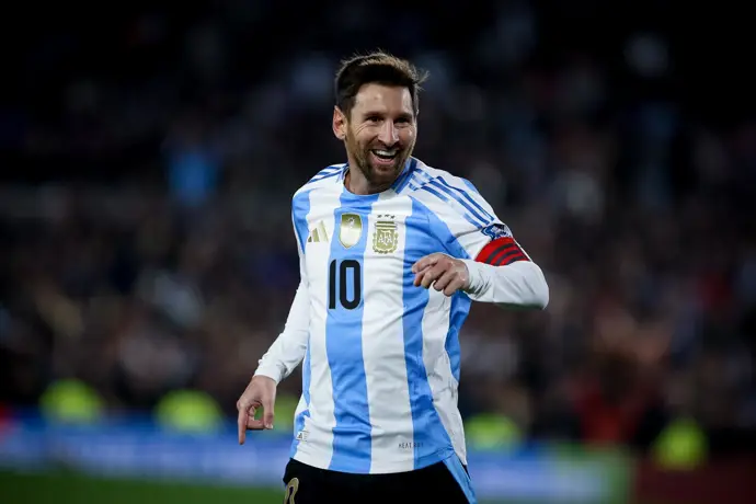 Messi deslumbra en Angola y Argentina despide su recorrido por el 2025 con una victoria contundente