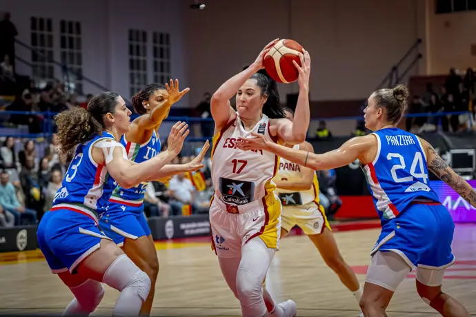 La selección española pierde ante Italia en su primer partido previo al Premundial femenino