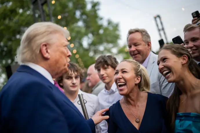 Trump se distancía de la congresista Marjorie Taylor Greene tras sus polémicas declaraciones
