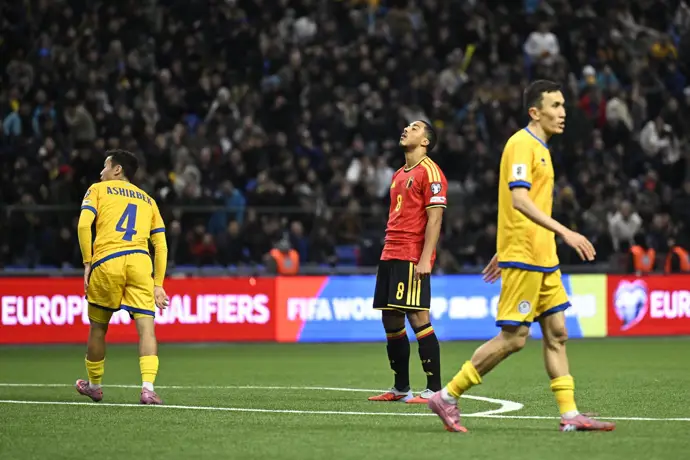 Bélgica y Dinamarca ponen tensión en la búsqueda del Mundial