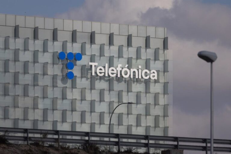 Telefónica prioriza el medio y largo plazo tras caer un 13% en Bolsa al presentar su nuevo plan