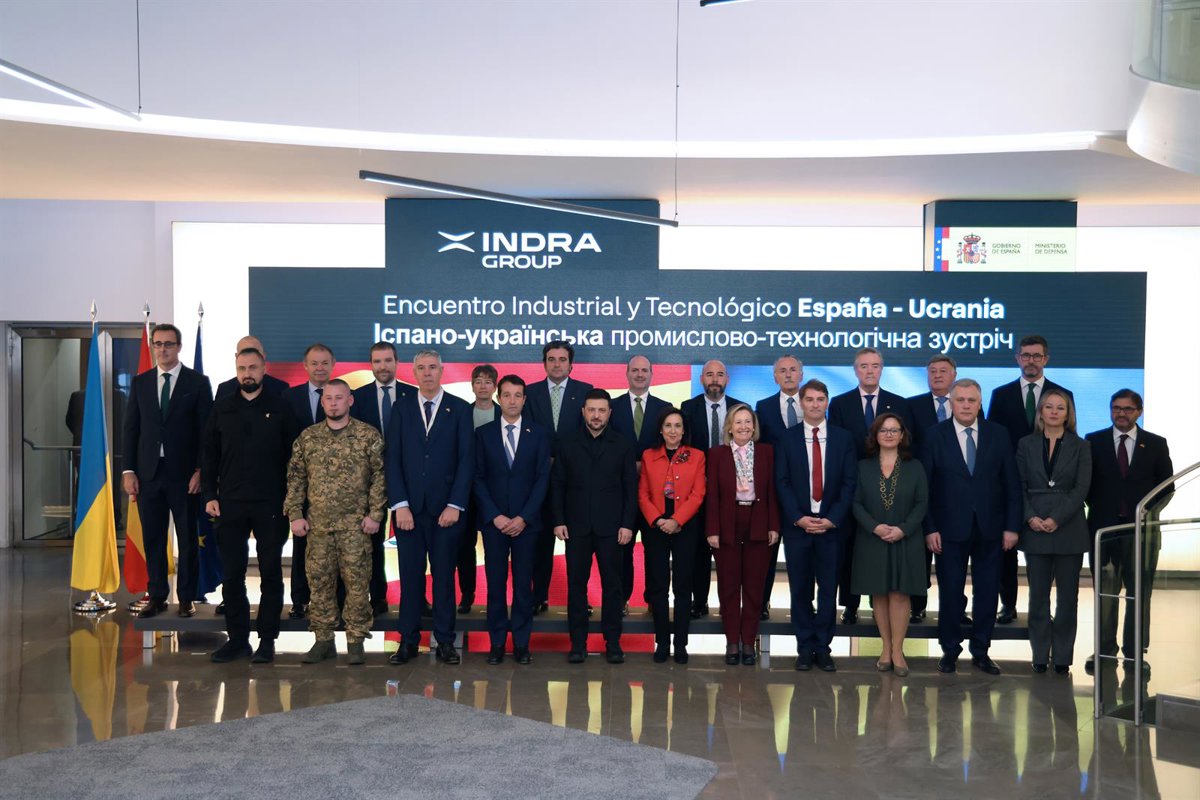 Zelenski se encuentra con la industria de defensa española mientras Indra muestra sus soluciones