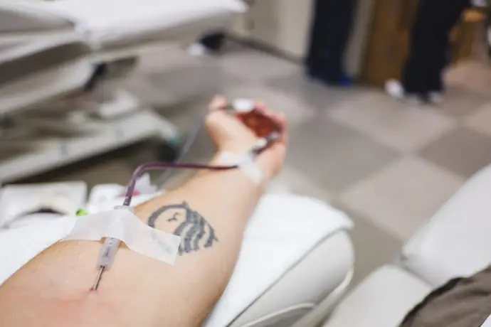 La regla de los cuatro meses que debes conocer antes de donar sangre y su impacto en ti