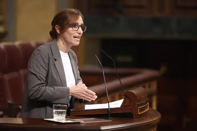 Mónica García critica a las CCAA del PP por desviar fondos de sanidad pública hacia Quirón y