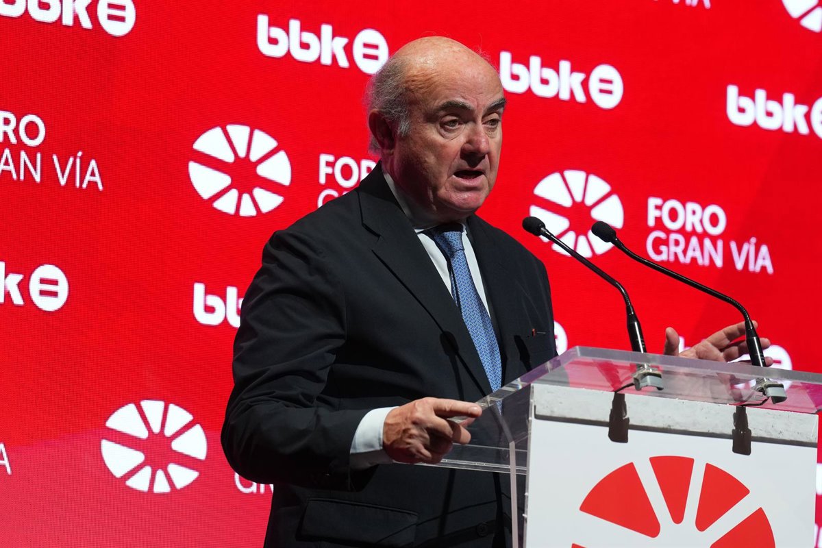Guindos afirma que la Eurozona supera expectativas y considera apropiados los tipos de interés