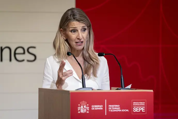 El Consejo de Ministros dará luz verde mañana a la regulación de los contratos formativos