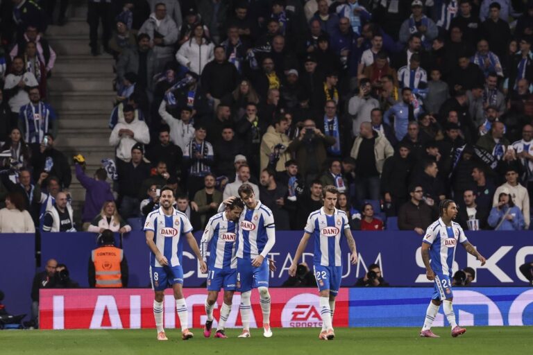 El Espanyol se aferra a su fortaleza en casa tras vencer al Sevilla