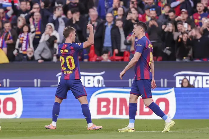 Olmo y Raphinha brillan en la victoria del Barça sobre el Alavés