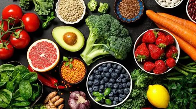 Cómo los alimentos comunes cuidan tu corazón gracias a los polifenoles y sus beneficios