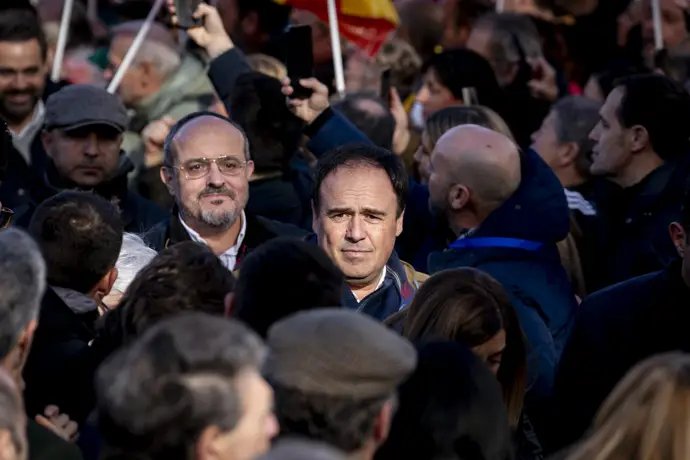 Pérez Llorca critica la inestabilidad del Gobierno y exige clarificar la relación entre Ábalos y