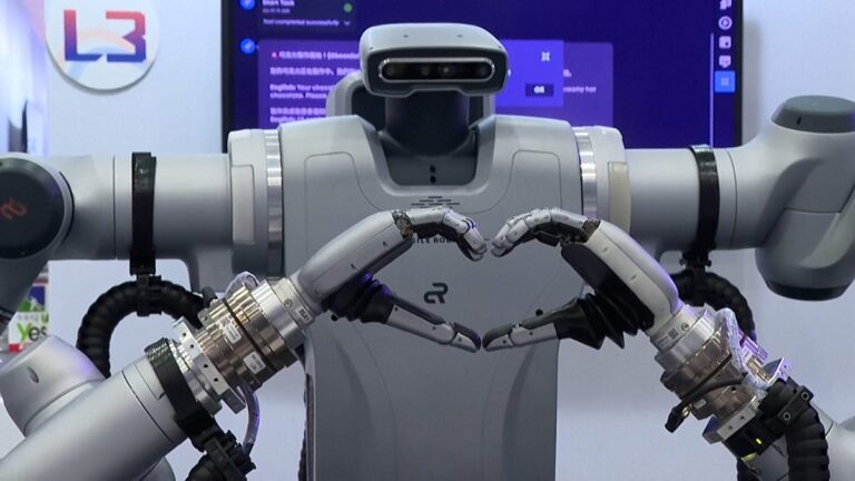 Empresa taiwanesa lanza un innovador coche eléctrico y un robot que hace café de manera autónoma