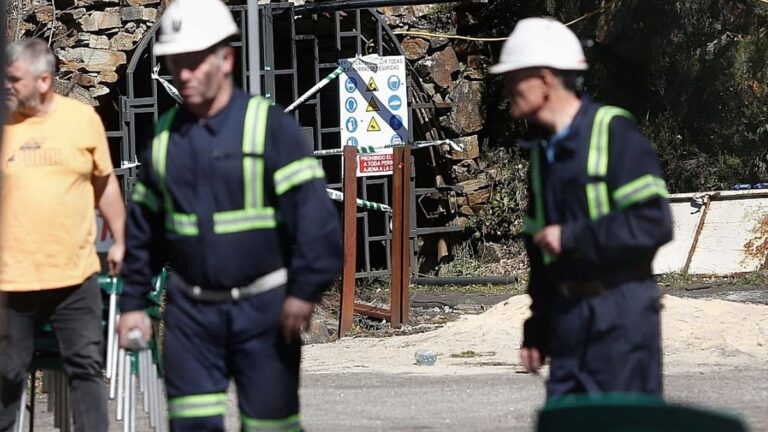 Al menos dos fallecidos tras el colapso de una mina en Asturias, informan las autoridades locales
