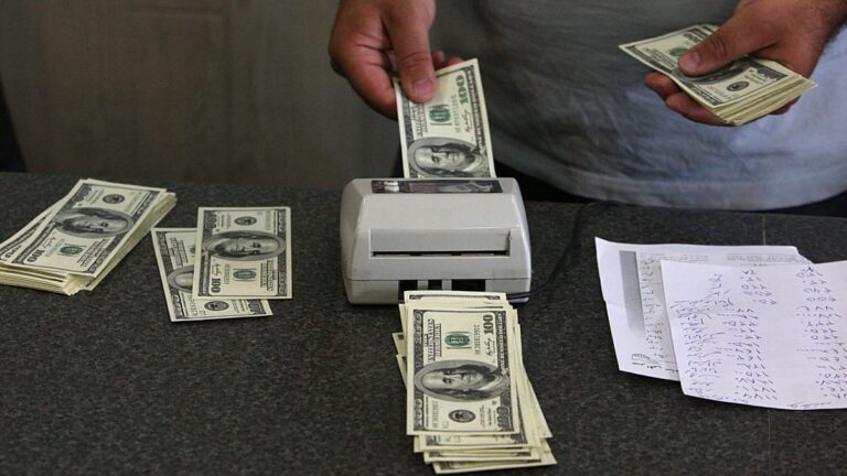 Dolarización en Irán: ¿seguirá el ejemplo de Ecuador o el de Venezuela?