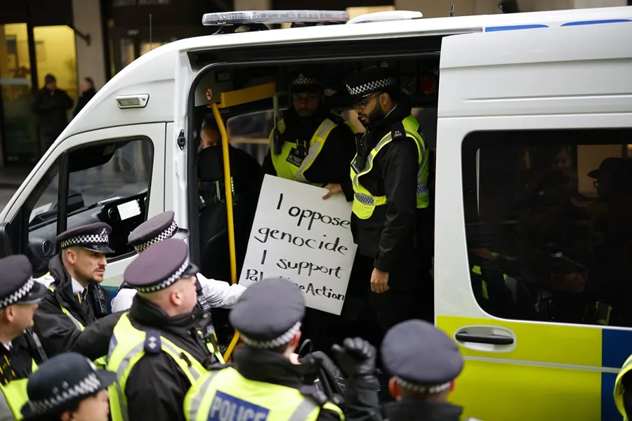 Greta Thunberg es detenida en Londres durante un acto en favor de los detenidos de Acción Palestina