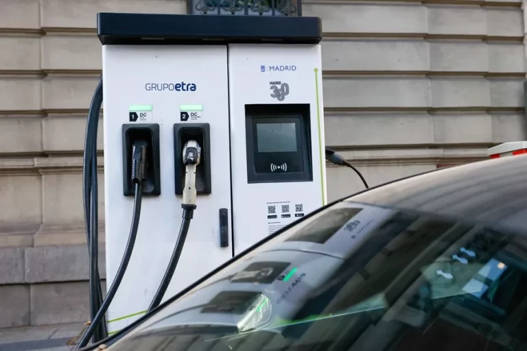 Los vehículos eléctricos ofrecen la misma seguridad a los peatones que los vehículos