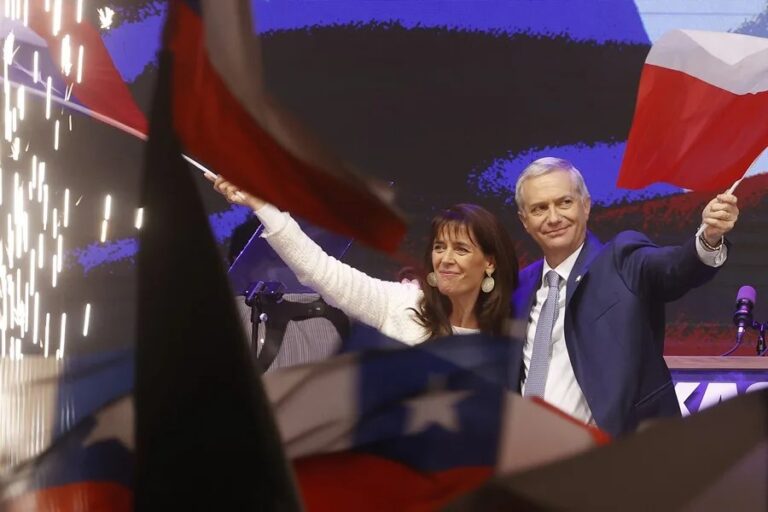 José Antonio Kast promete "restablecer el respeto a la ley" y dice que en Chile "va a haber un cambio real"