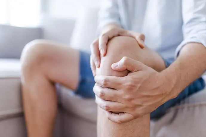 Rodillas: qué diferencias hay según la edad y el género
