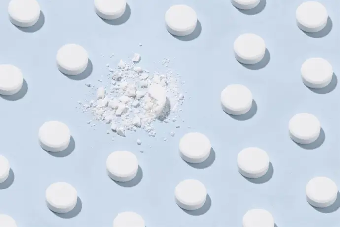 Colchicina: un medicamento antiguo que cobra nueva relevancia en el tratamiento de enfermedades