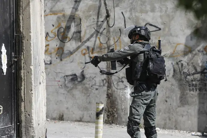 El ejército de Israel mata a un palestino tras un ataque que hiere a dos soldados en Cisjordania