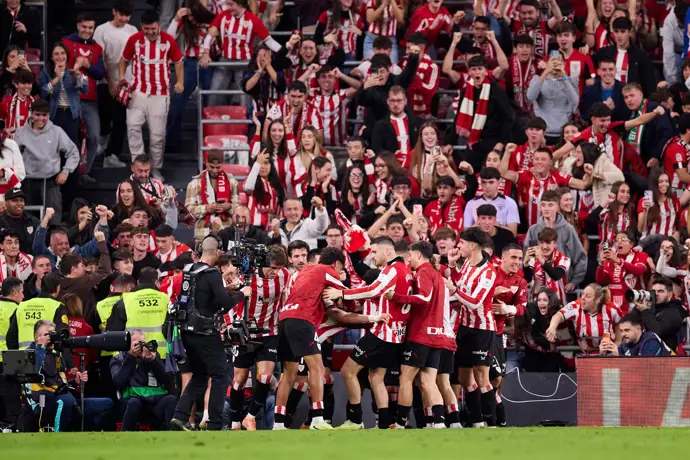 Un gol de Berenguer saca al Atlético de la lucha por el título en un partido decisivo