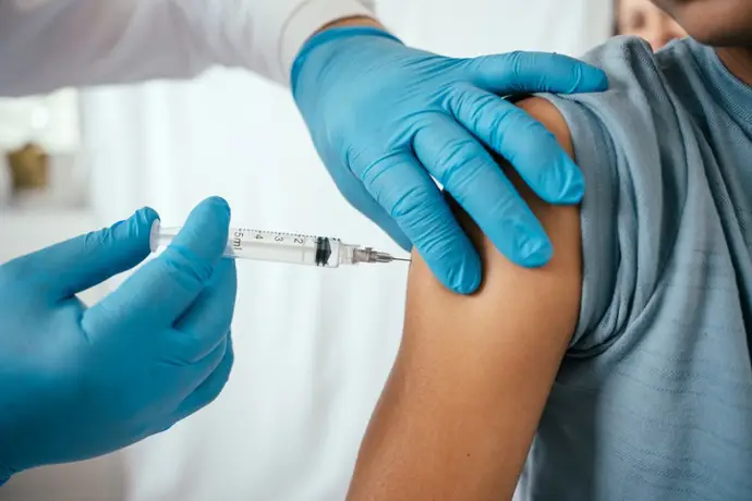 La OMS señala que la vacuna contra la gripe puede seguir brindando protección ante la nueva