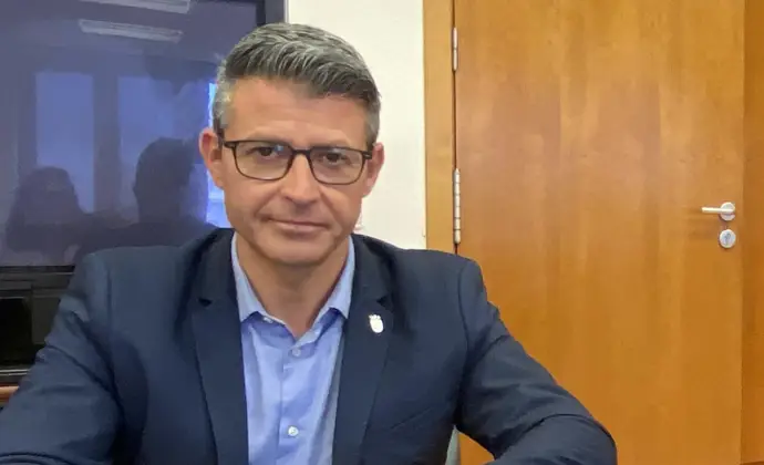 El PSOE examina una denuncia de acoso sexual y laboral contra el alcalde de Almussafes, Valencia