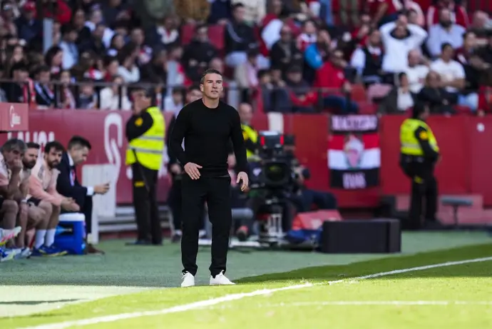 El Oviedo despide a Luis Carrión tras caer goleado en Sevilla