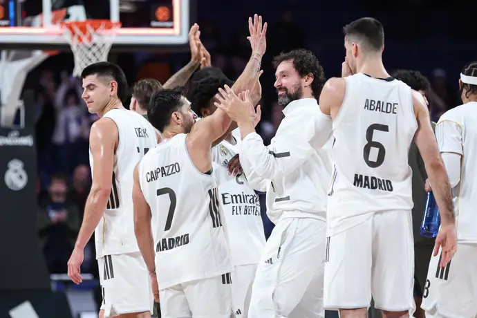 El Real Madrid mantiene su buen rendimiento en liga y el Barça también sigue en la senda con Xavi
