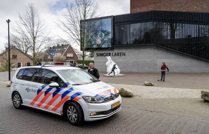 Detienen a más de 20 personas en Ámsterdam en protestas contra un concierto de un cantante