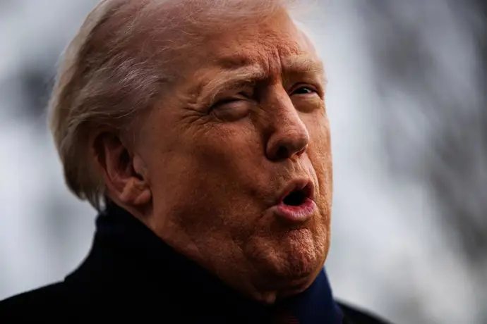 Trump inicia acciones legales contra la BBC reclamando 8.500 millones de euros por editar su